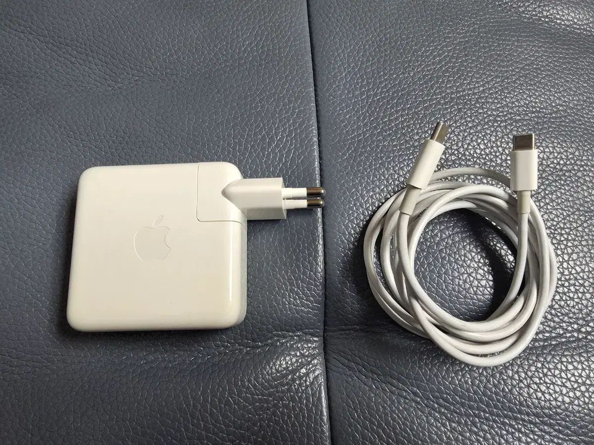 マックブックプロ 13 インチ 充電器 61w ＋ C タイプ ケーブル
