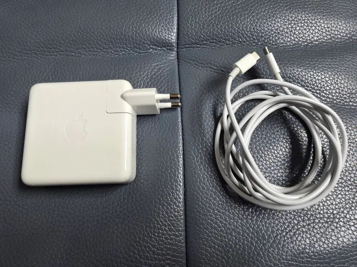 マックブックプロ 15 インチ 充電器 87w ＋ C タイプ ケーブル