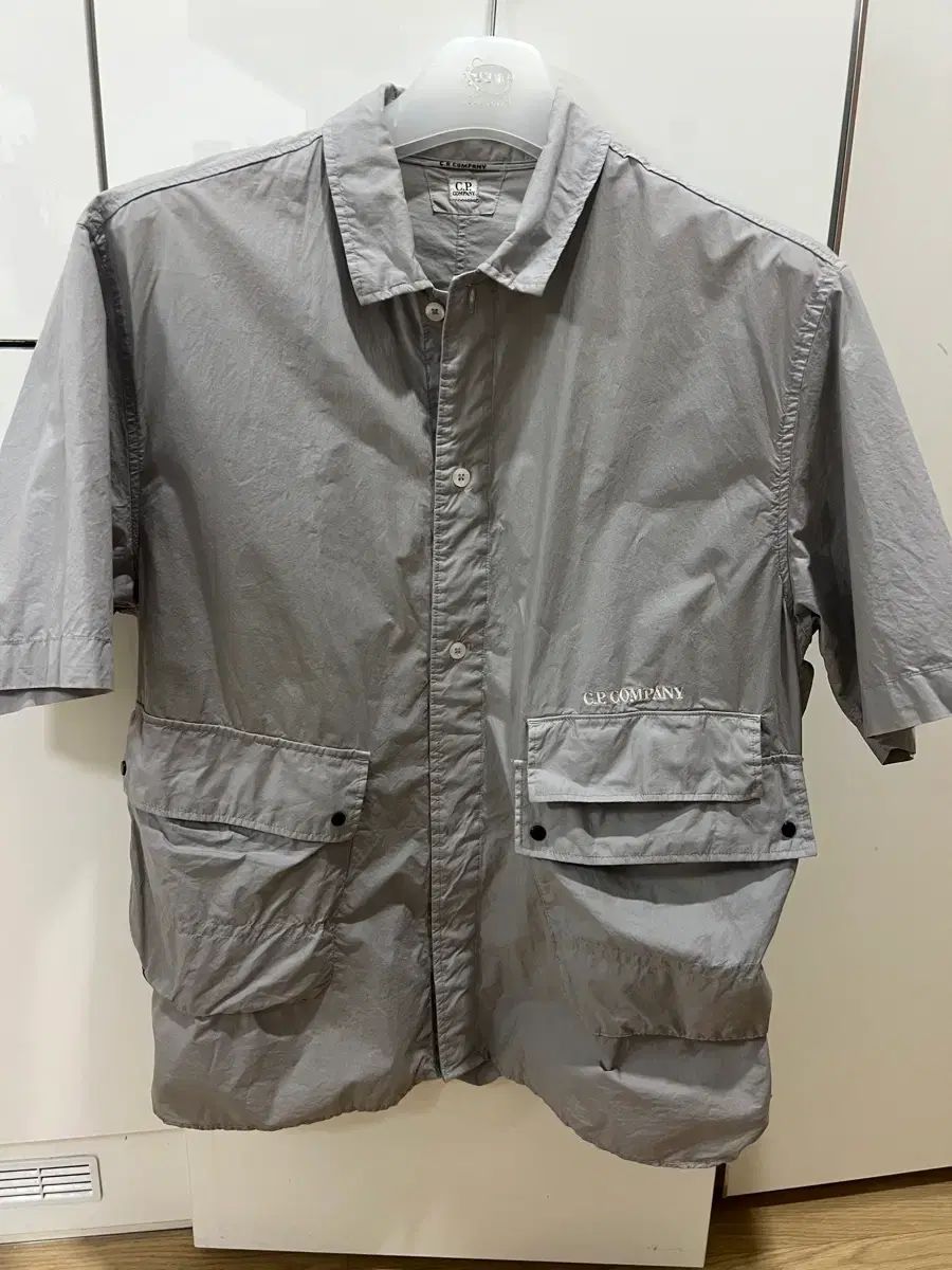C.P. COMPANY シーピーカンパニー 25fw グレー 半袖 シャツジャケット 140