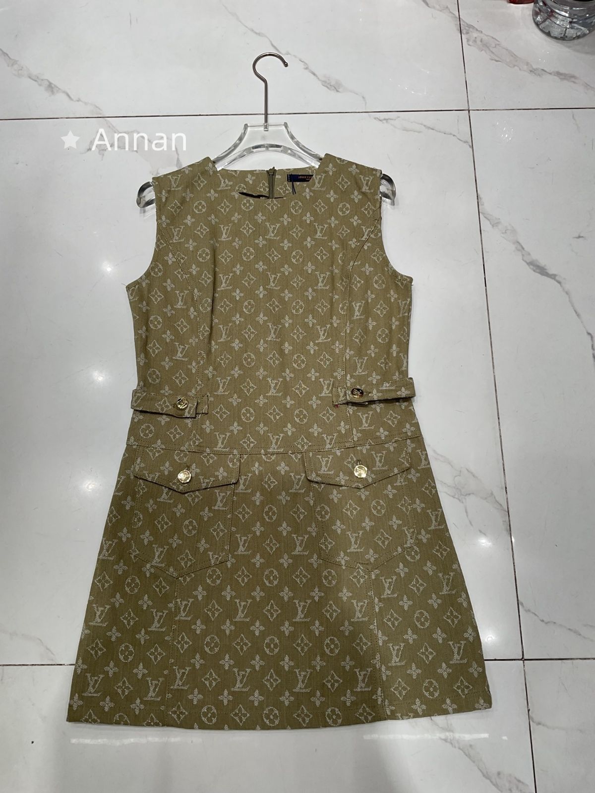 送料無料 超美品 新品！新品 LV LOUIS VUITTON ルイヴィトン ワンピース レディース