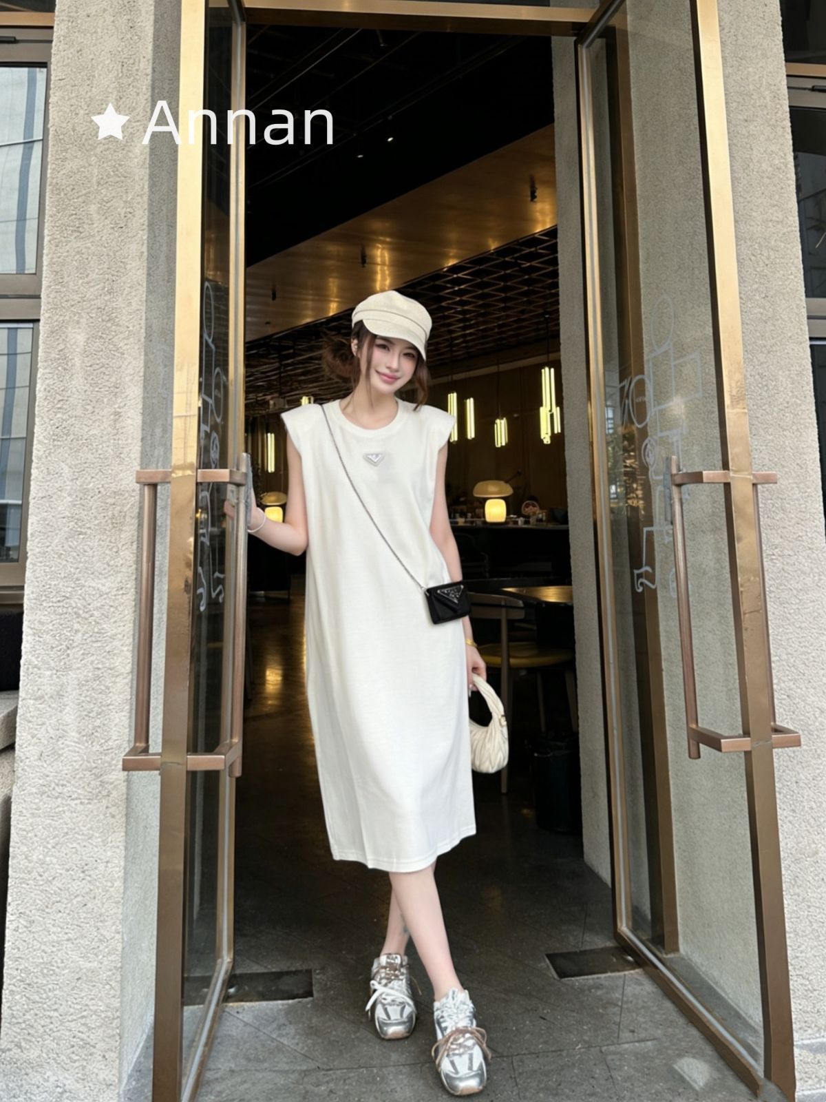 送料無料 新品！新品 PRADA プラダ ワンピース レディース