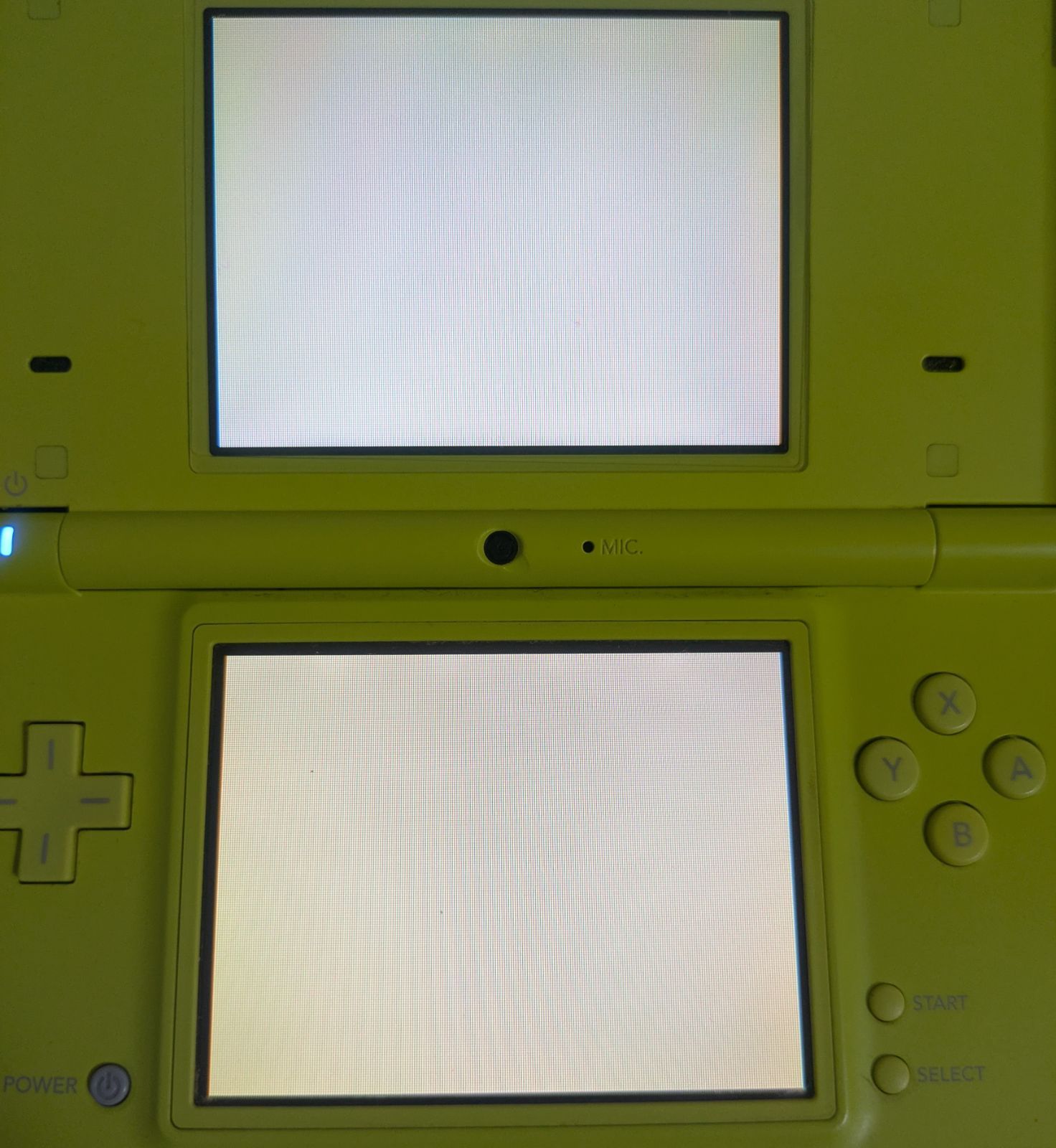 ニンテンドーDSi ライムグリーン 本体 動作確認済 充電ケーブル付 初期 