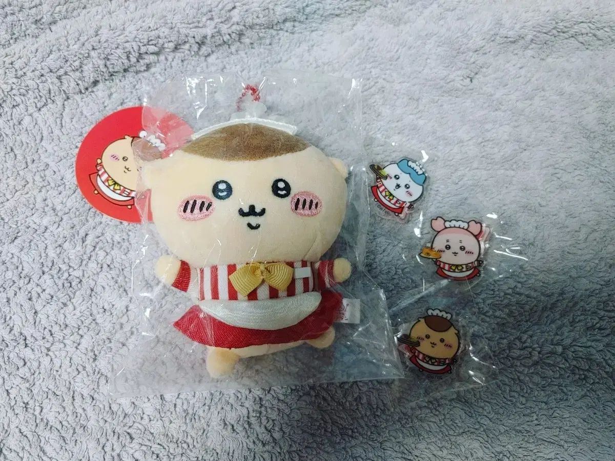 ちいかわレストラン くりまんじゅう マスコット＋ハチ カニ くり アクリル