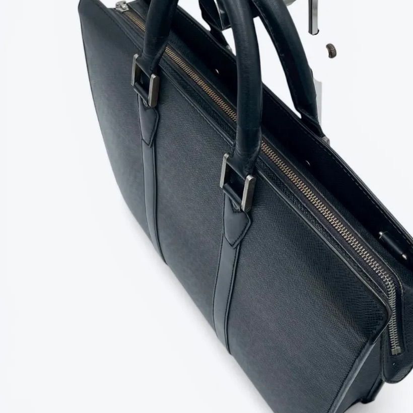 LOUIS VUITTON ルイヴィトン タイガ ポルトドキュマン ロザン M30052