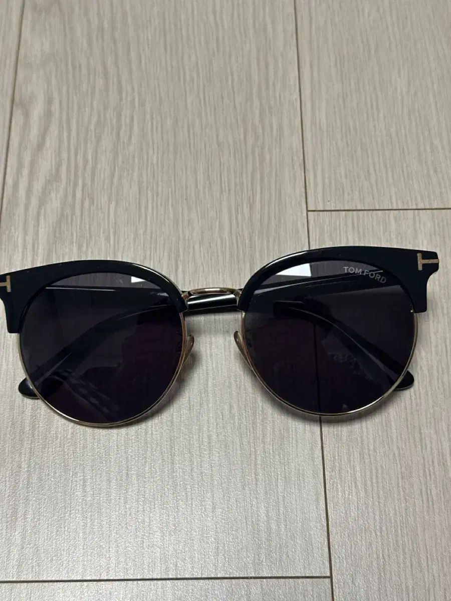 TOM FORD ブラック サングラス