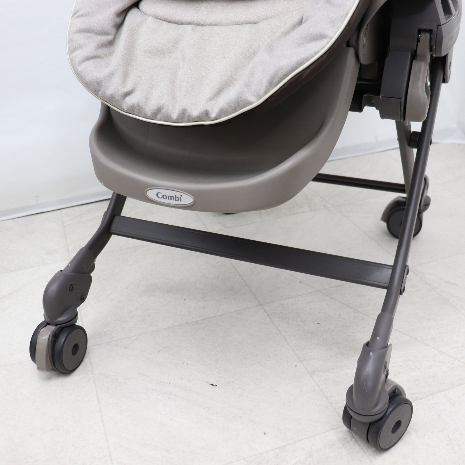 美品】Combi コンビ ネムリラ AT BEDi スリープシェルEG オート 