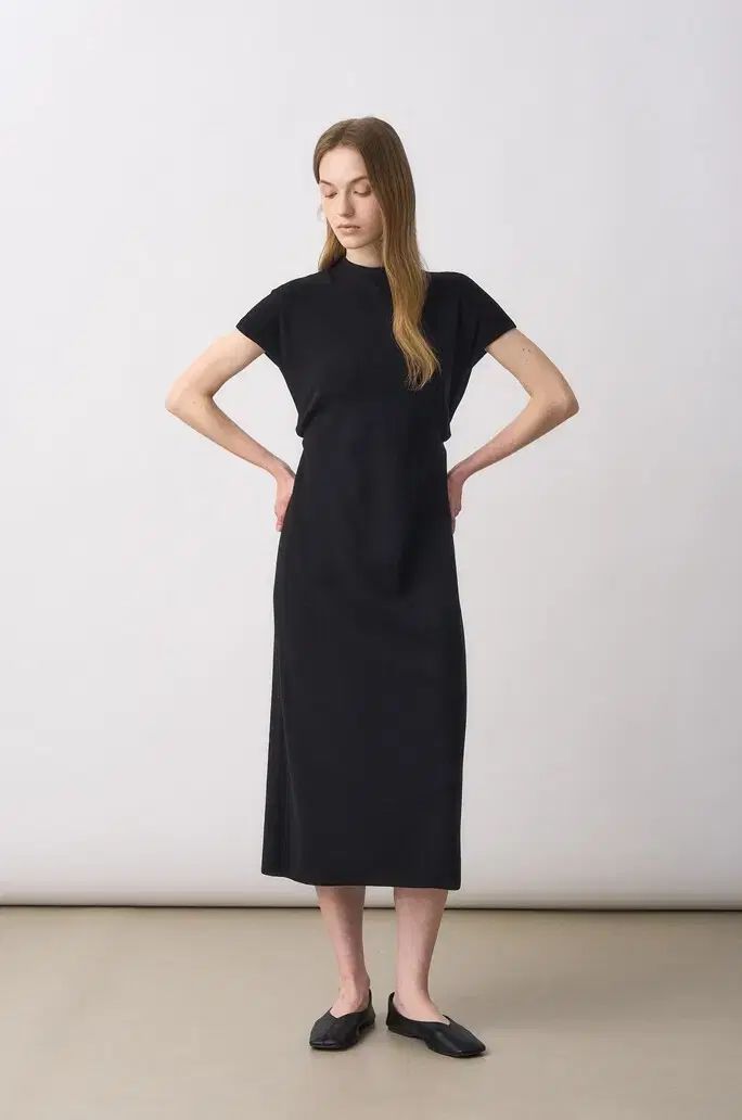 the CASHMERE 26版 ONE PIECE 完売 71,099円
