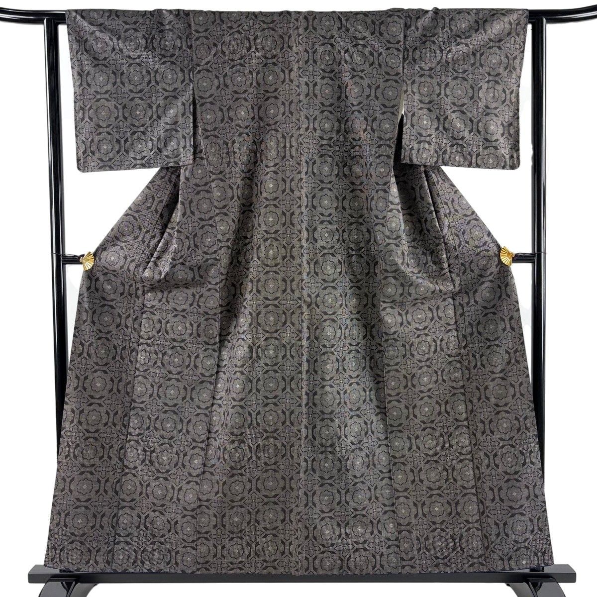 紬 身丈157.5cm 裄丈61.5cm S 袷 花 幾何学 墨色 正絹 秀品 【中古】