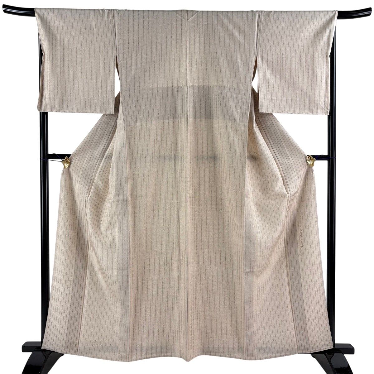 【美品】 小紋 身丈161.5cm 裄丈67.5cm L 単衣 紬地 やまと こむさでもーど 落款 縦縞 ベージュ 正絹 名品 【中古】