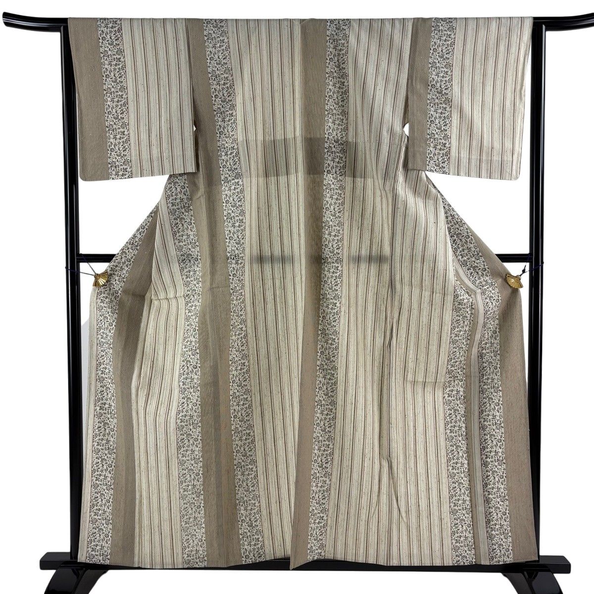 【美品】 小紋 身丈159cm 裄丈64cm M 単衣 紬地 縞 花唐草 薄茶色 正絹 名品 【中古】