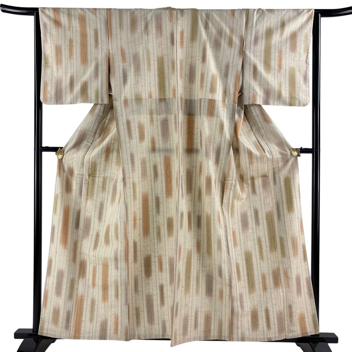 【美品】 紬 身丈159.5cm 裄丈63.5cm S 単衣 縞 幾何学 薄茶色 正絹 名品 【中古】