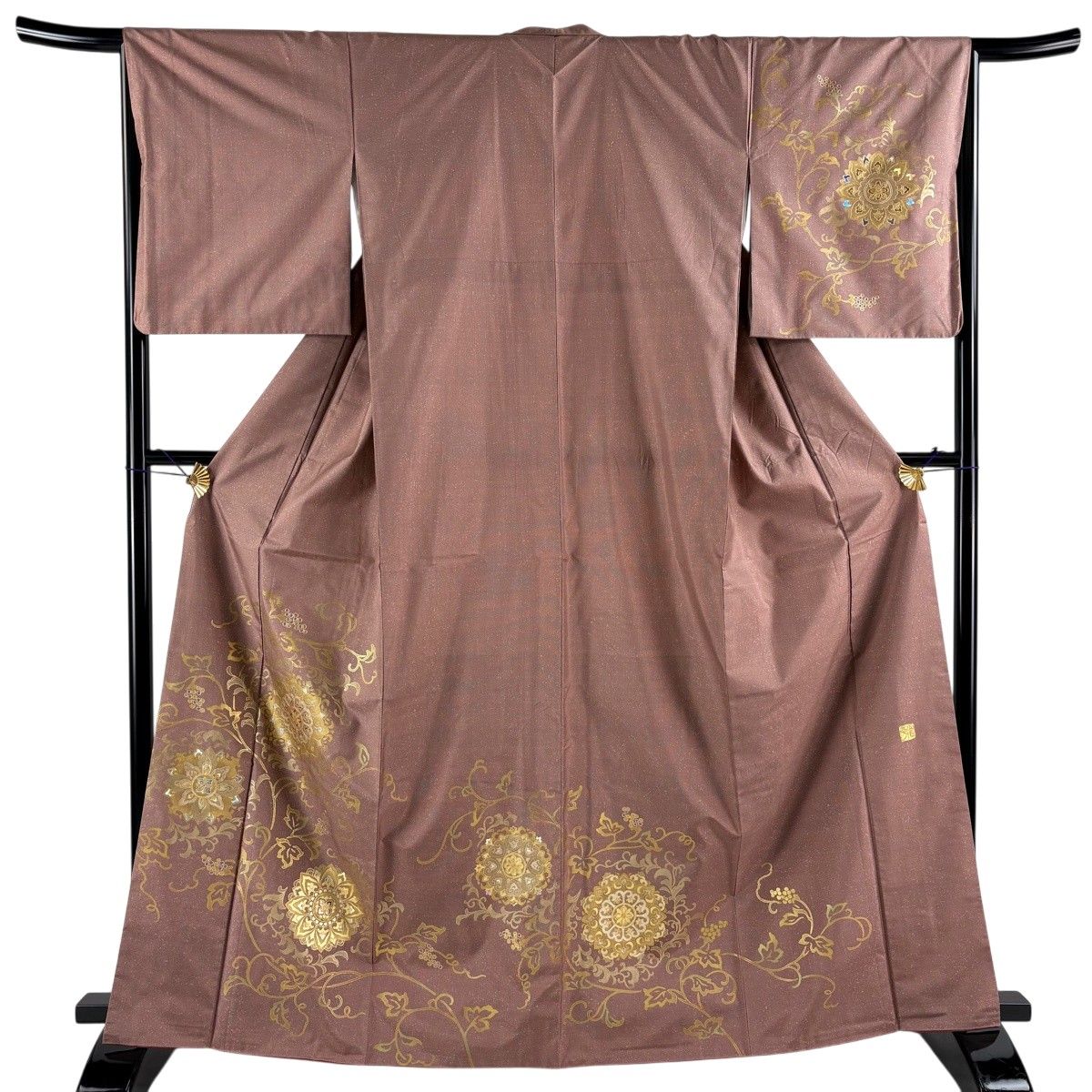 【美品】 訪問着 身丈165.5cm 裄丈65cm M 袷 堀省平 紬地 落款 華文 葡萄唐草 金彩 小豆色 正絹 名品 【中古】