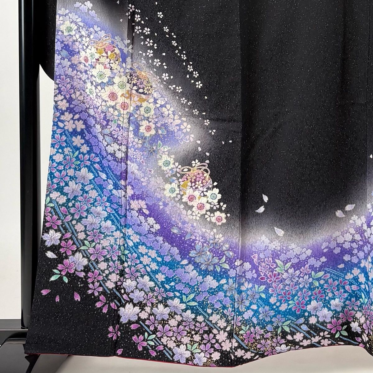 振袖 身丈161cm 裄丈67cm M 袷 鈴乃屋 鈴 桜 銀通し 金彩 黒 正絹 名品 【中古】