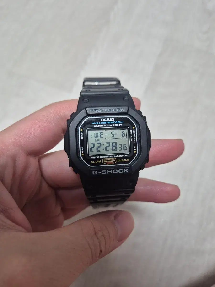 CASIO G-SHOCK ブラック 時計 dw-5600