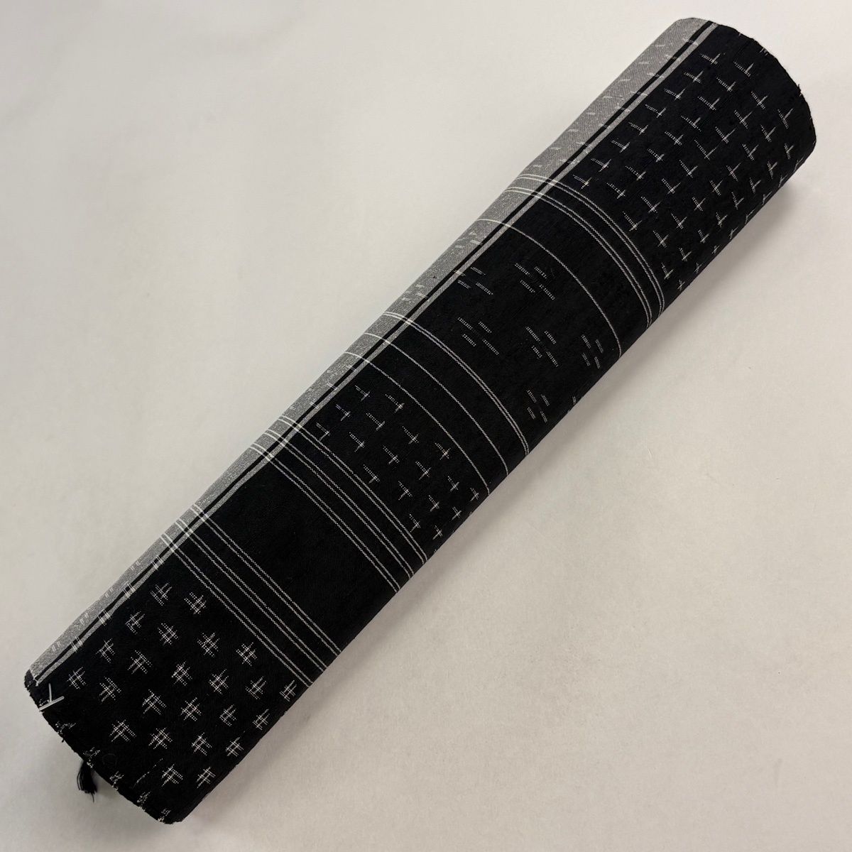 反物 秀品 紬 琴びき紬 縞 十字絣 黒 正絹 【中古】 - メルカリ