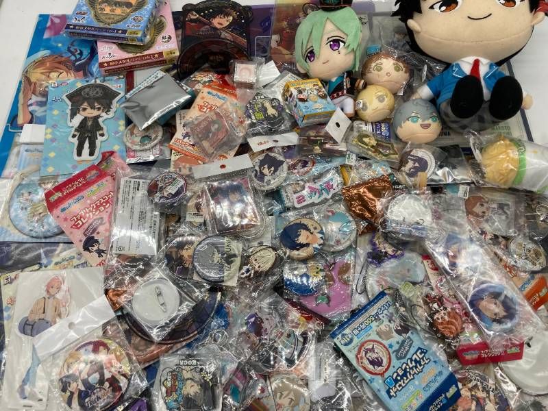 【大量まとめ】あんさんぶるスターズ あんスタ グッズ 約3.2kg 缶バッジ/マスコット/アクリルスタンド/クリアファイル 他 イベコレ 乙女