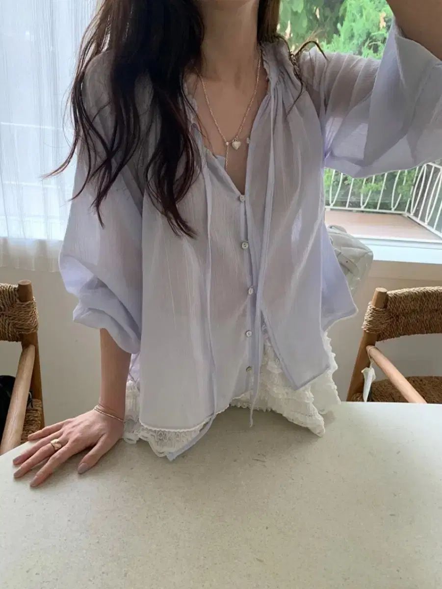 新品) PrettyYoungThing pyt ヨルシャーリングブラウス ライトブルー