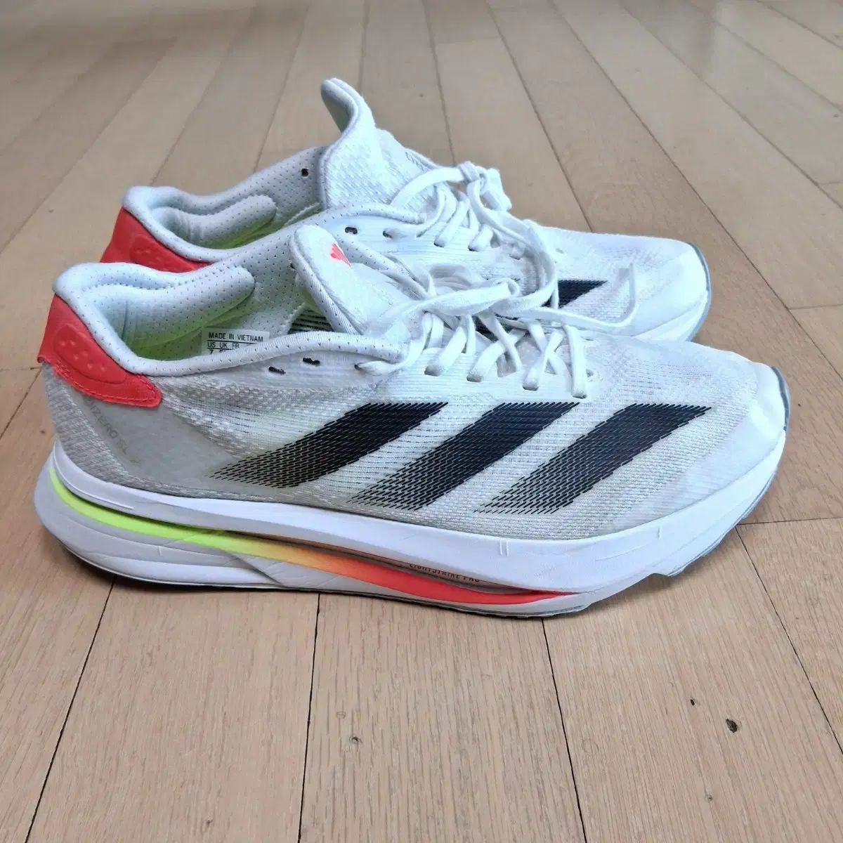 アディダス アディゼロ ランニングシューズ サイズ235 出品