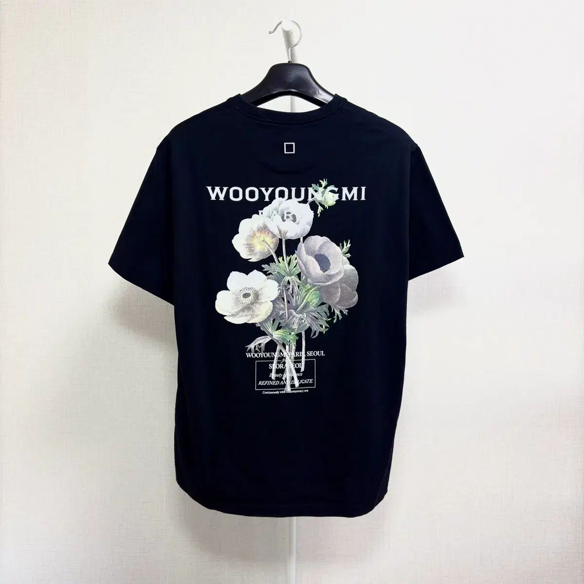 48 ウーヨンミ フラワー バックロゴ 半袖Tシャツ