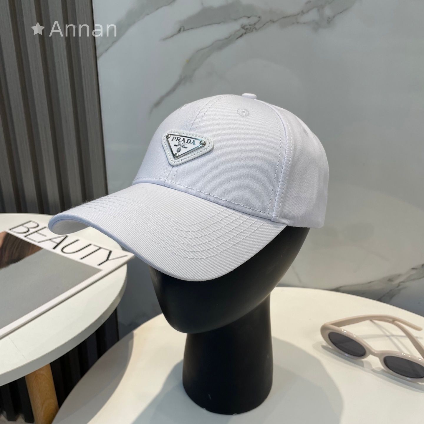 送料無料 超美品 新品！新品 PRADA プラダ キャップ 帽子 メンズ レディース ユニセックス