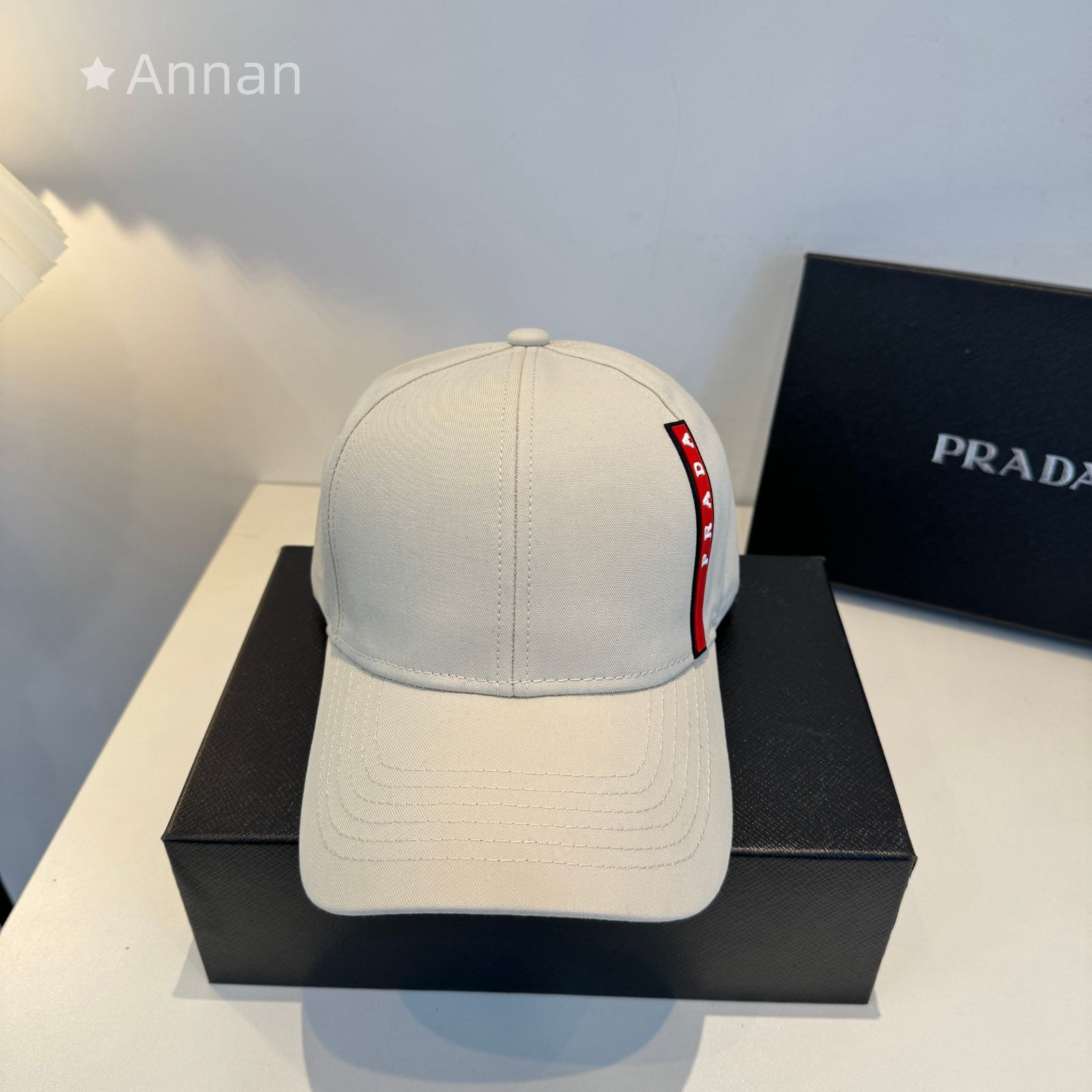 未使用に近い 美品★ 美品美品新品 PRADA プラダ キャップ 帽子 メンズ レディース ユニセックス