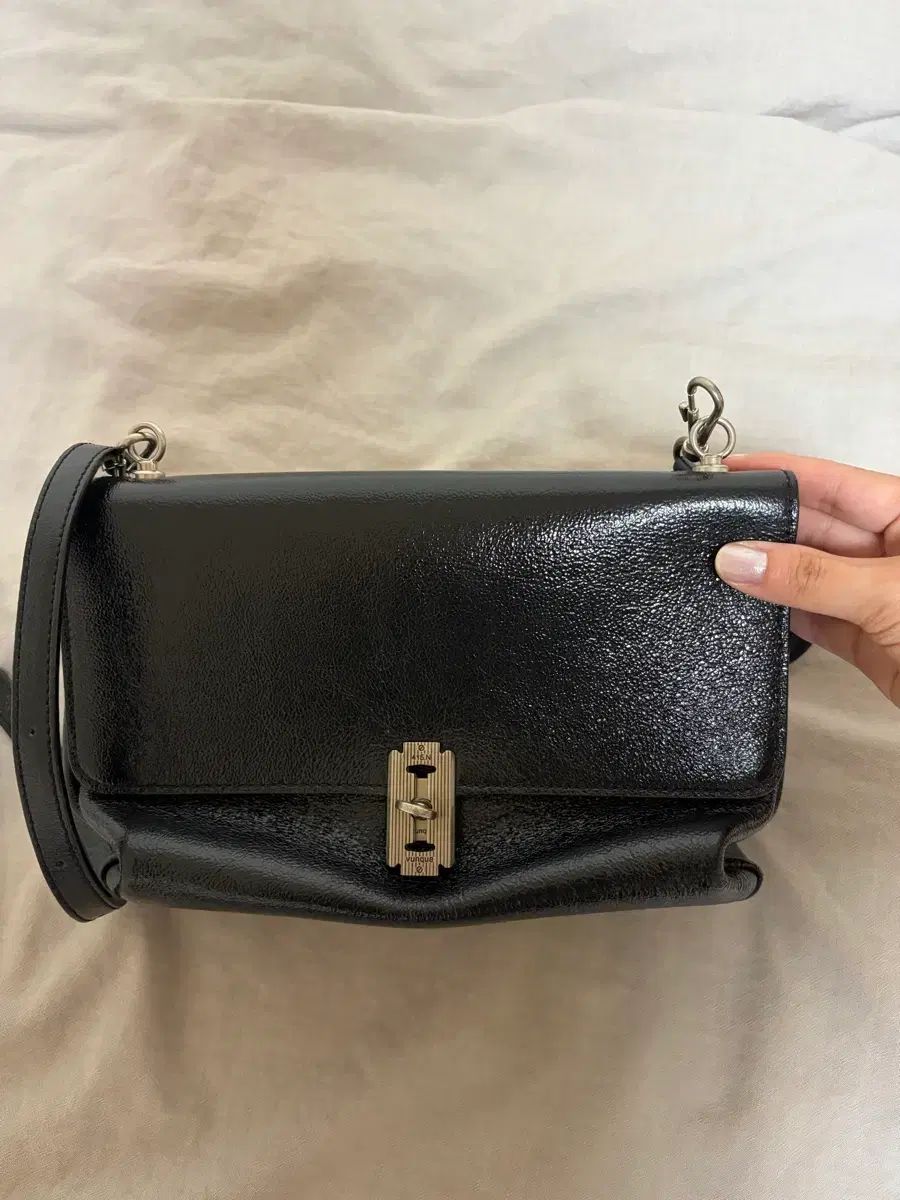 vunque バゲット ショルダーバッグ スモール 8,879円