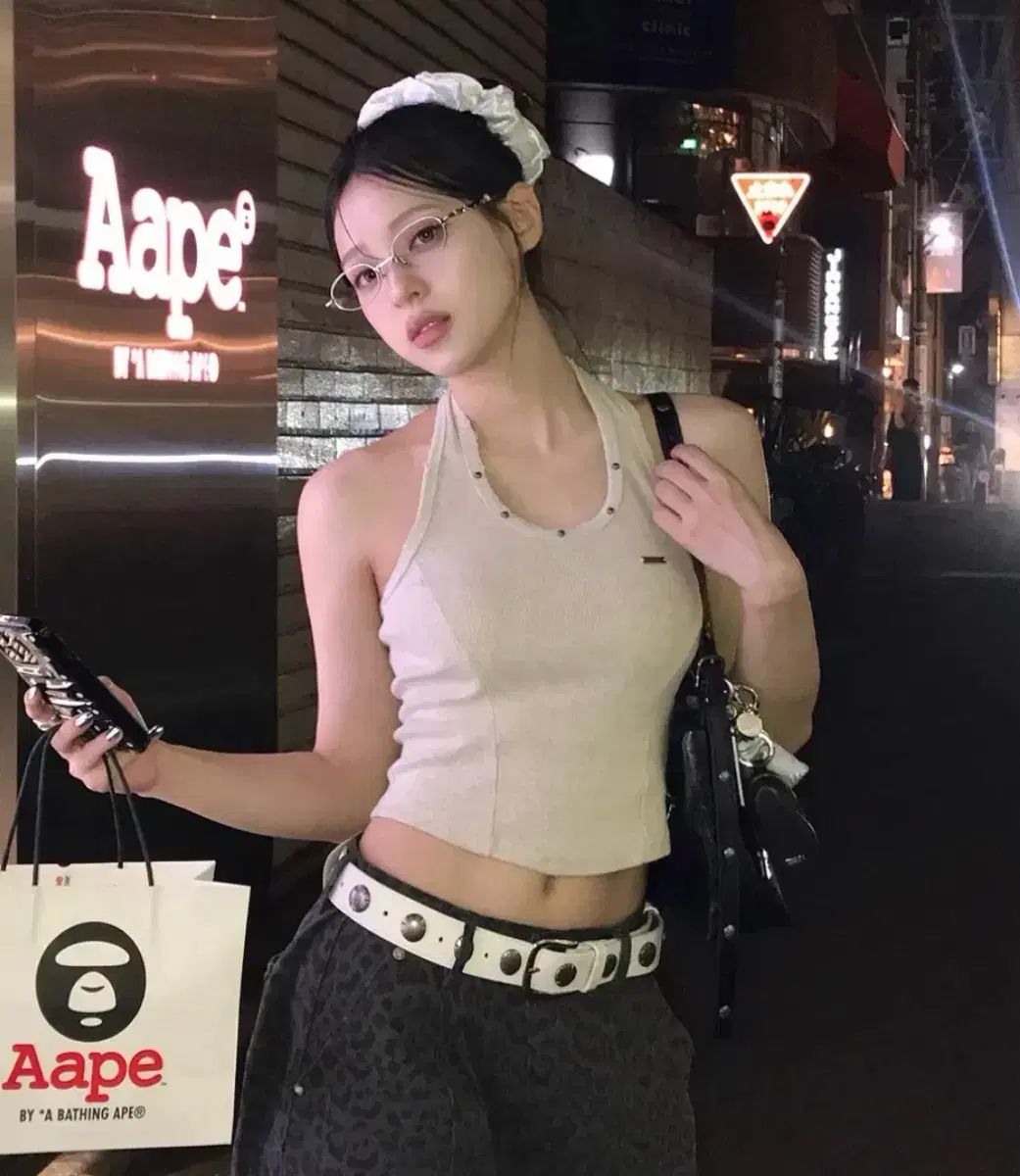 カーキポイント Damage Stud Halter Top ホルター トップス ベージュ
