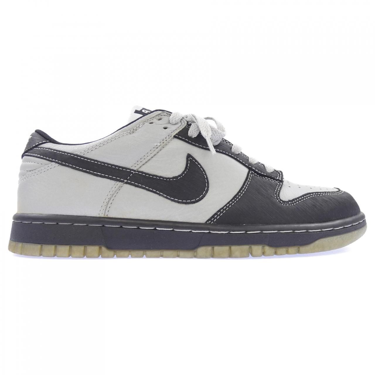 ナイキ NIKE 304714-007 スニーカー