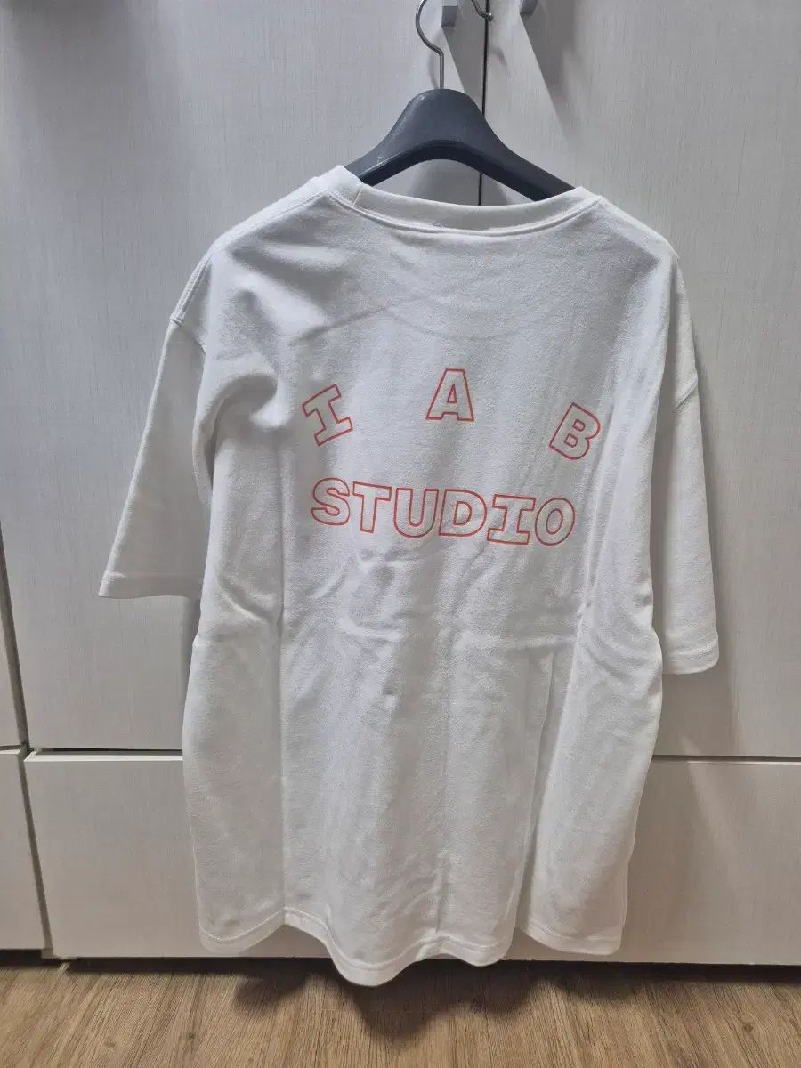 IAB STUDIO LINE ロゴ Tシャツ 白 オレンジ XL