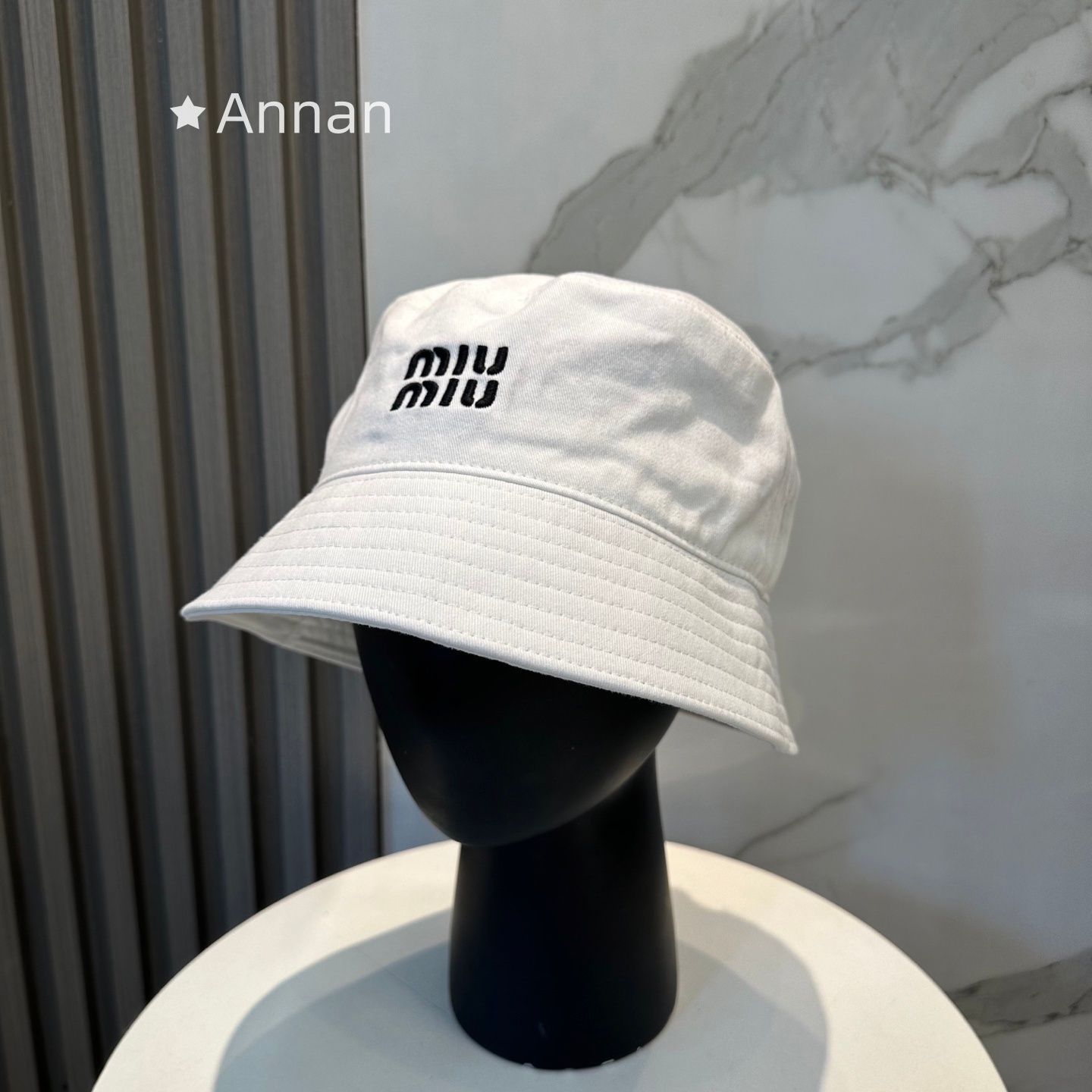 最終値下げ 新品 MIUMIU ミュウ ミュウ バケットハット 帽子 メンズ レディース ユニセックス