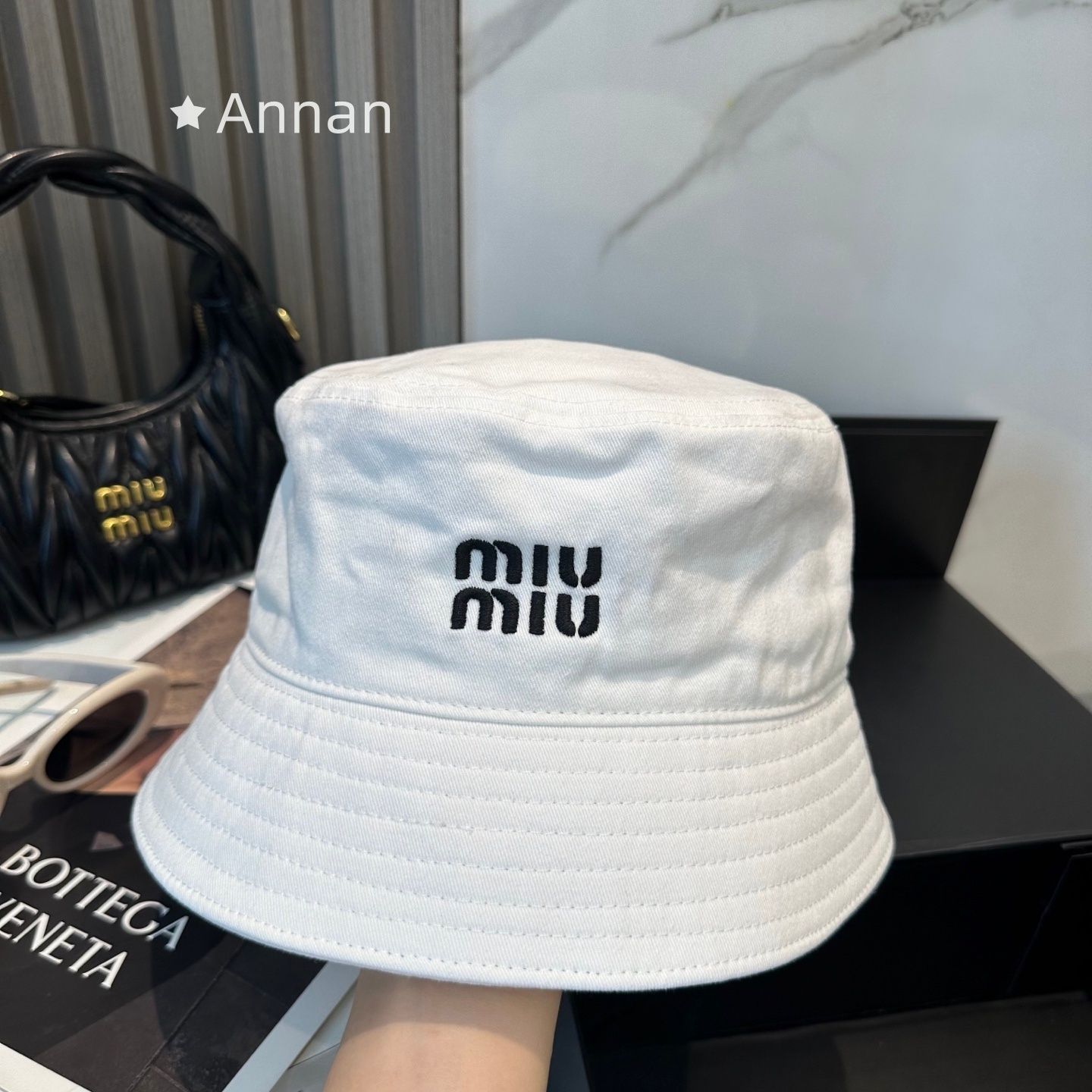 最終値下げ 新品 MIUMIU ミュウ ミュウ バケットハット 帽子 メンズ レディース ユニセックス