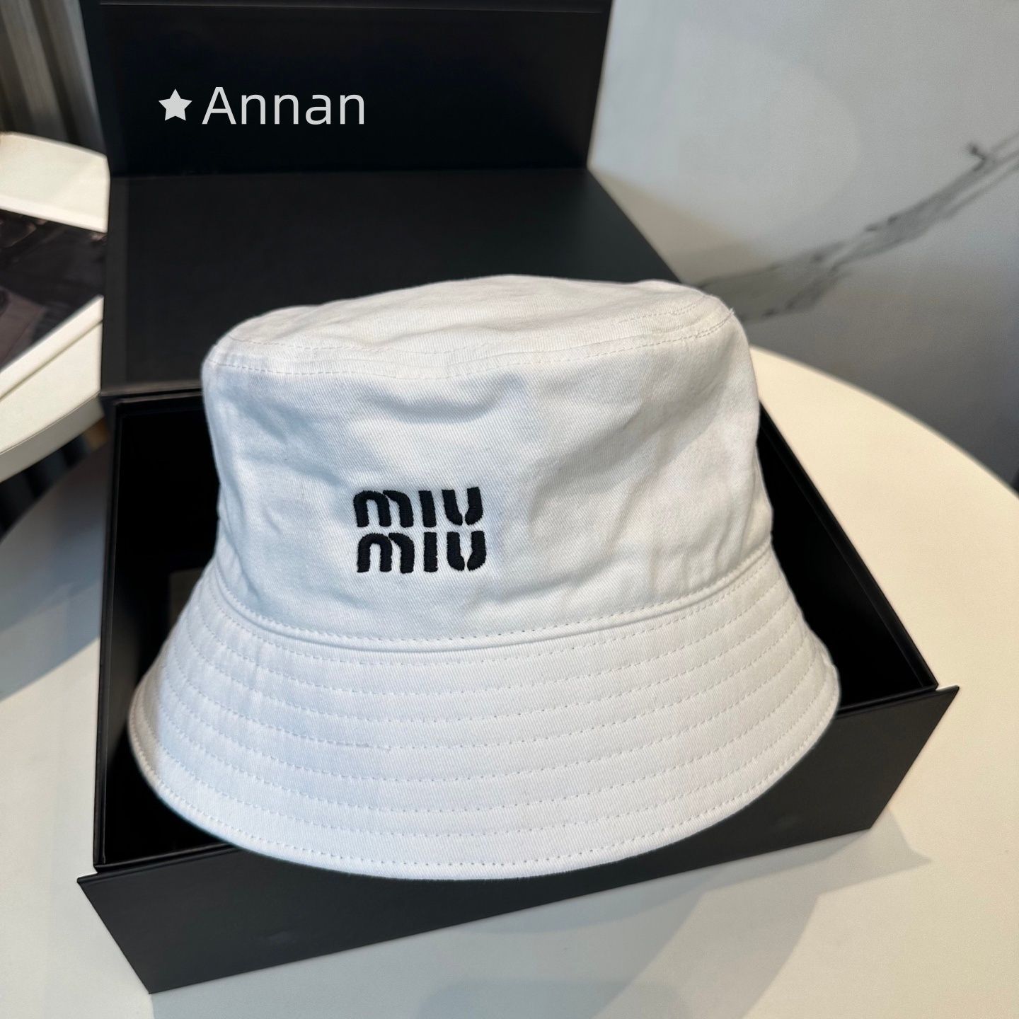 最終値下げ 新品 MIUMIU ミュウ ミュウ バケットハット 帽子 メンズ レディース ユニセックス