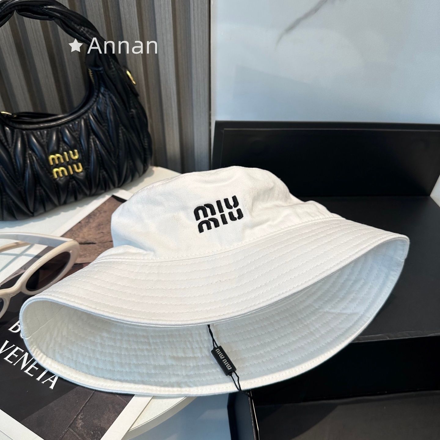 最終値下げ 新品 MIUMIU ミュウ ミュウ バケットハット 帽子 メンズ レディース ユニセックス