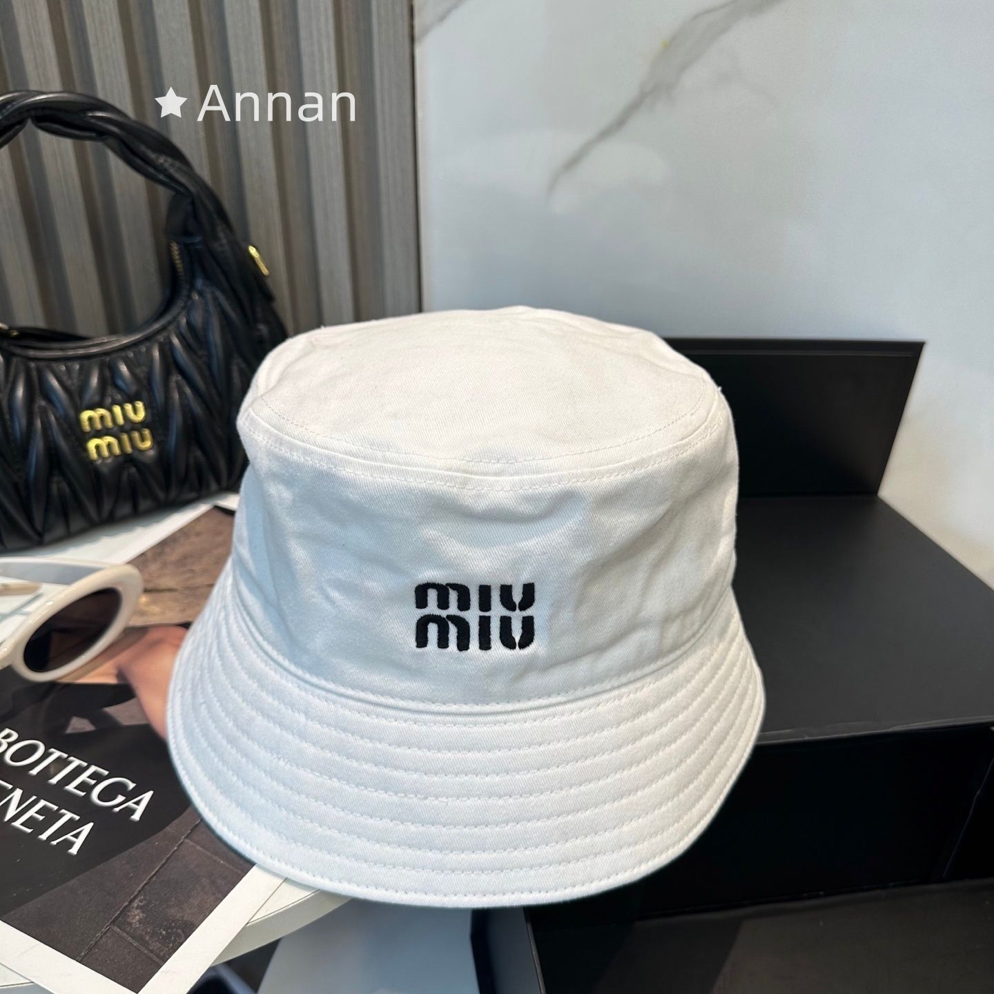 最終値下げ 新品 MIUMIU ミュウ ミュウ バケットハット 帽子 メンズ レディース ユニセックス