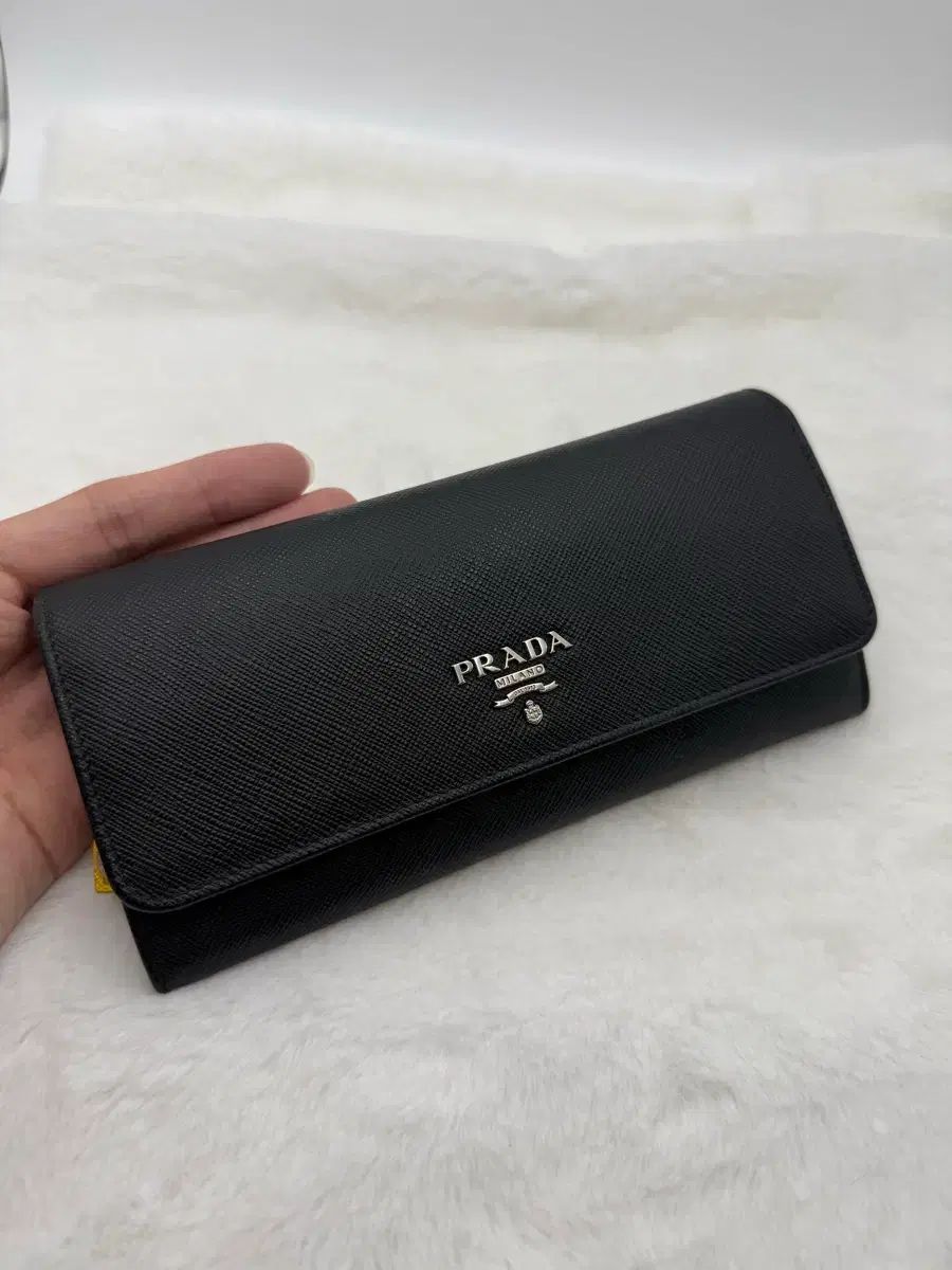 PRADA プラダ サフィアーノ ブラック レディース長財布 27,215円