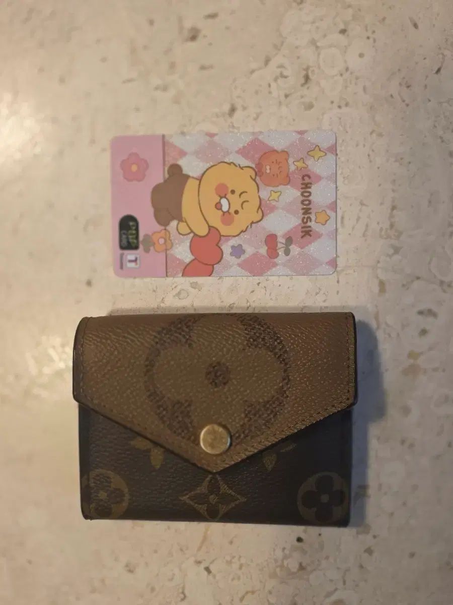 ルイヴィトン 二つ折り財布