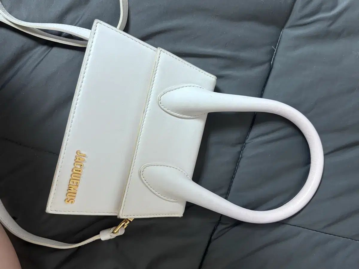 ジャックムス JACQUEMUS ル チキート モーヨン