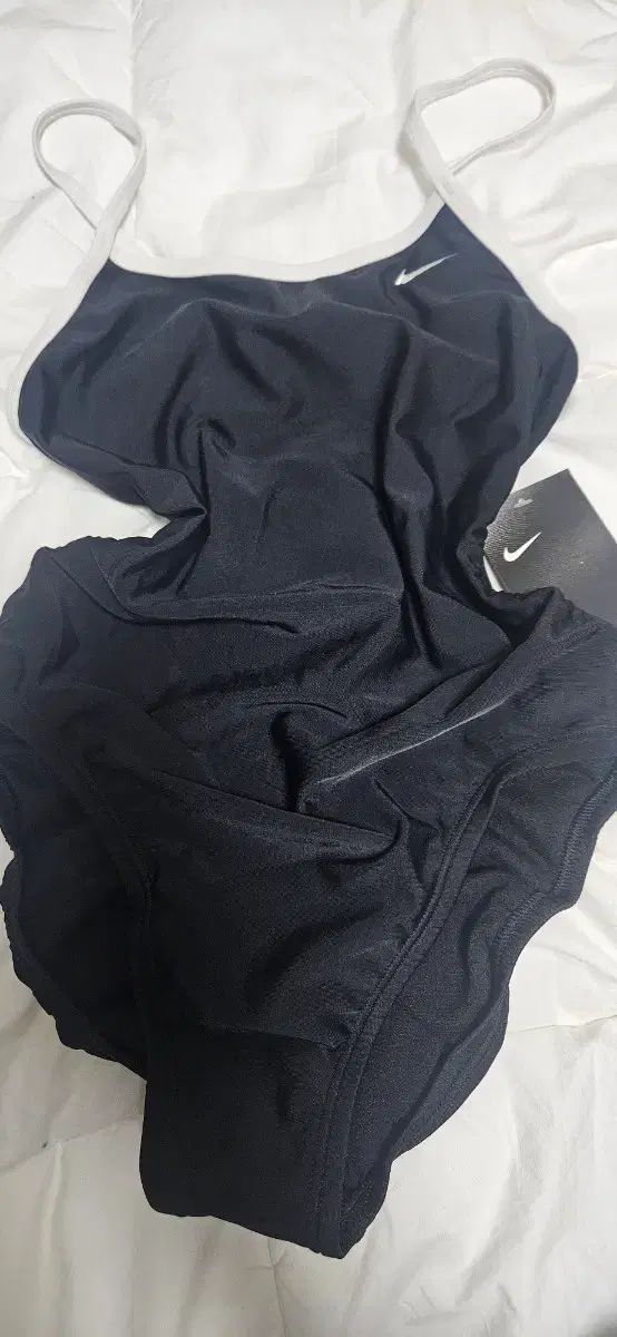 新品 NIKE タイバッグ ブラック 28