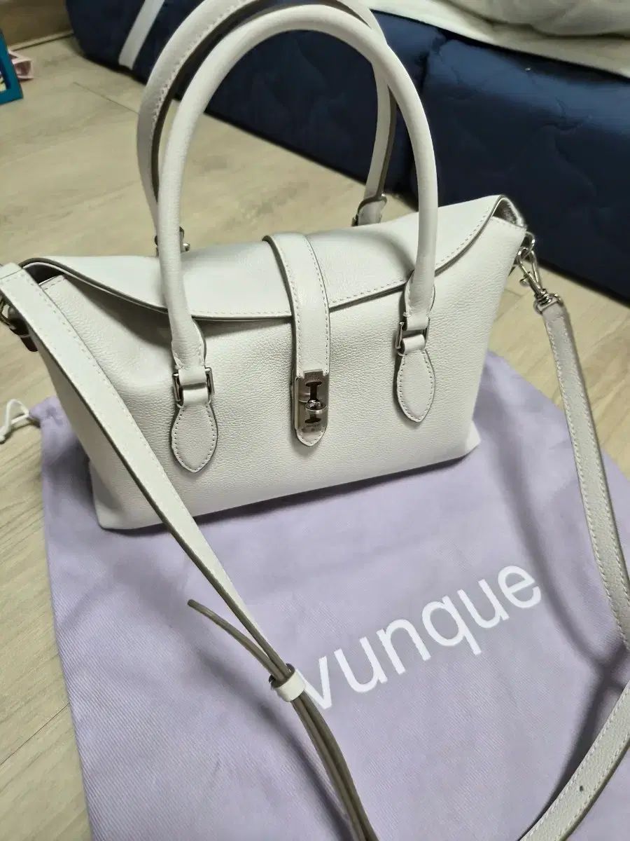 vunque ハーフムーン ROCK トートバッグ スモール ベージュ 31