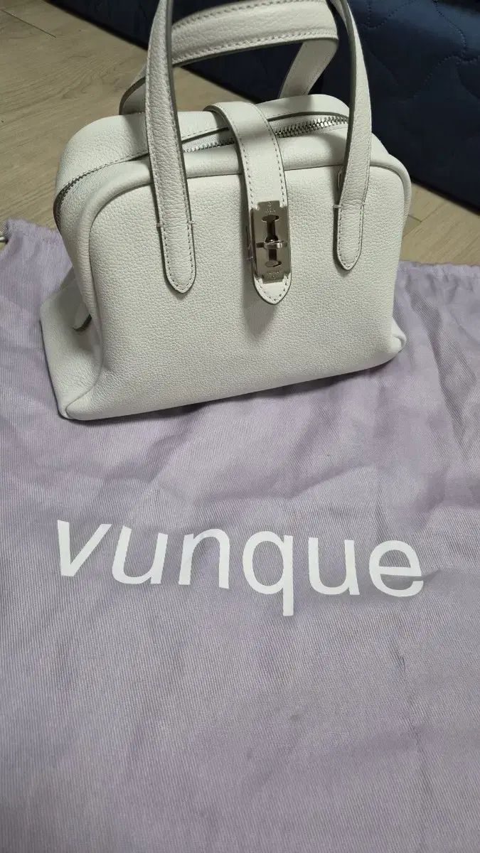 vunque トーク トート スモール 白 28
