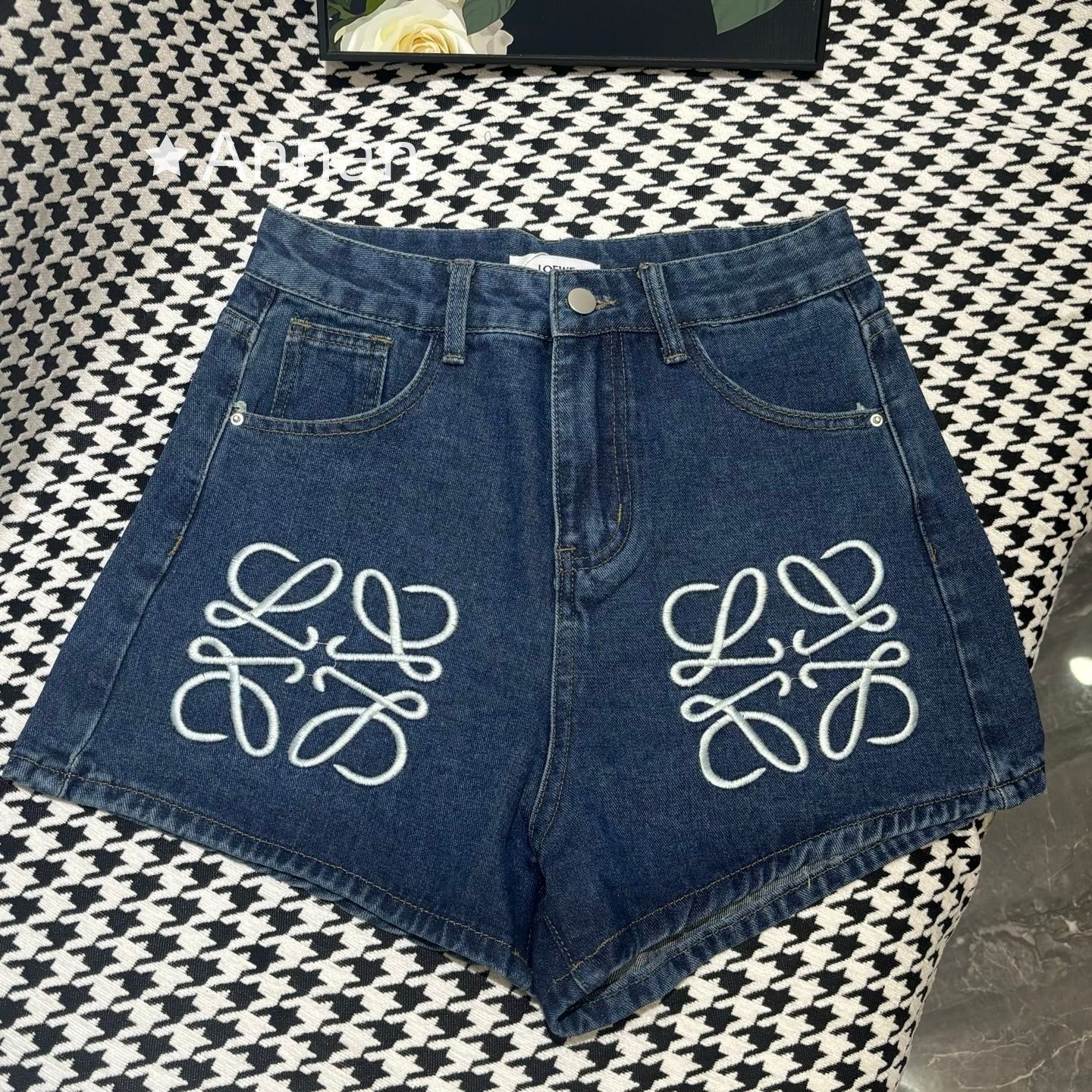 美品★ ★★新品 LOEWE ロエベ ショートパンツ ハーフパンツ レディース