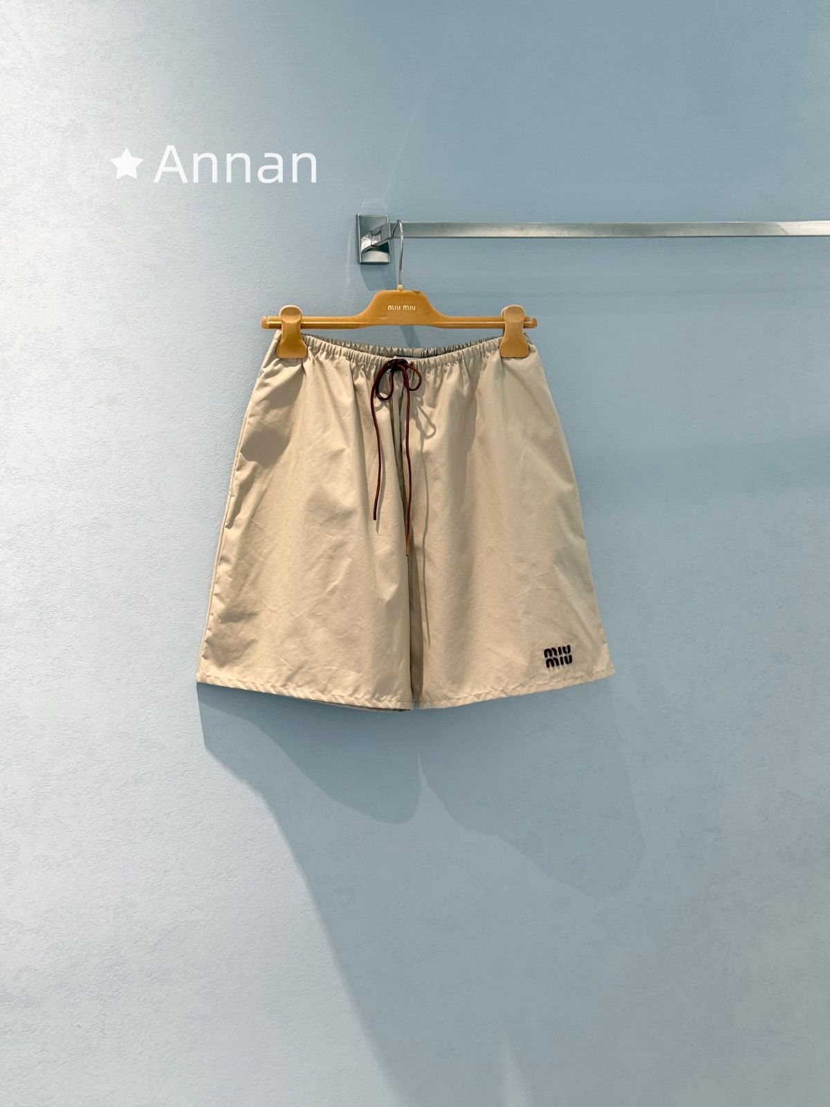 超美品 本日特価新品 MIUMIU ミュウミュウ ショートパンツ ハーフパンツ レディース