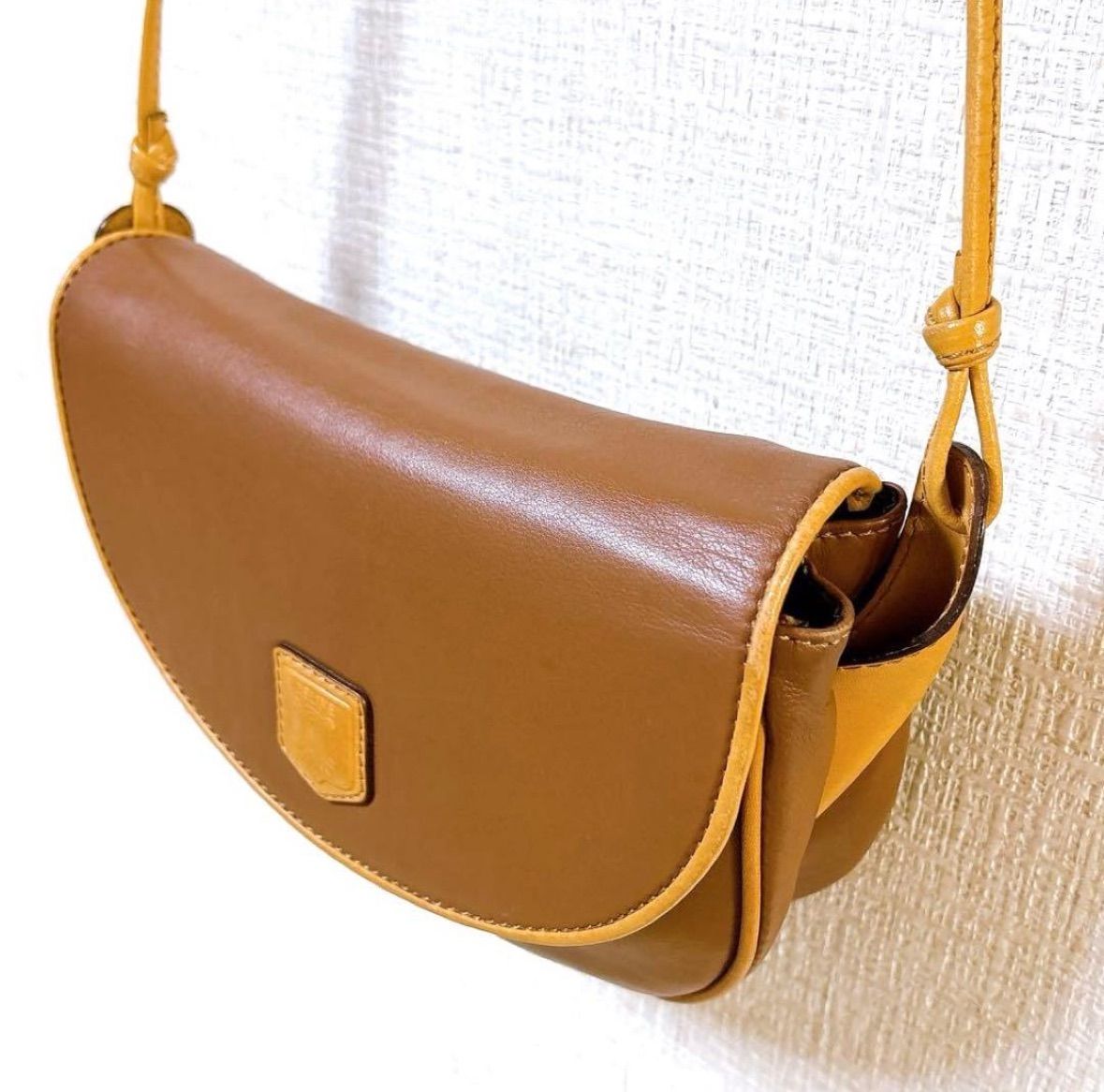 極美品】セリーヌ CELINE ロゴ型押し ショルダーバッグ ブラウン 正規 