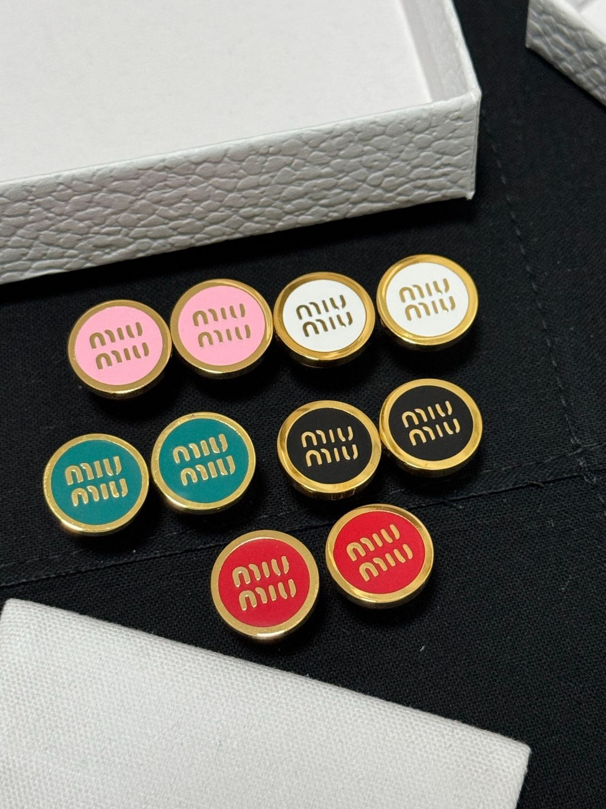 新品 新品！新品 MIUMIU ミュウミュウ ピアス レディース 結婚式 卒業式 清楚 イベント 入学式