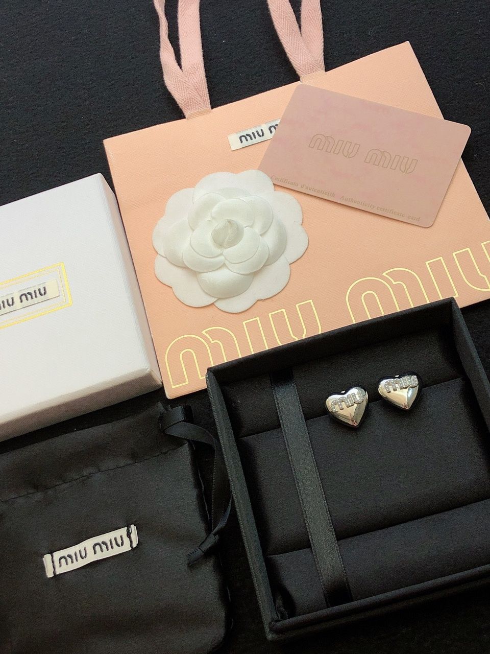 超美品 限定品新品 MIUMIU ミュウミュウ ピアス レディース 結婚式 卒業式 清楚 イベント 入学式