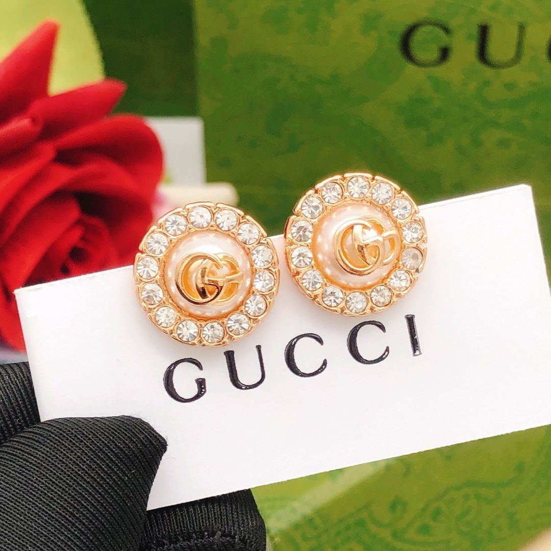 送料込☆ 超美品新品 GUCCI グッチ ピアス レディース 結婚式 卒業式 清楚 イベント 入学式