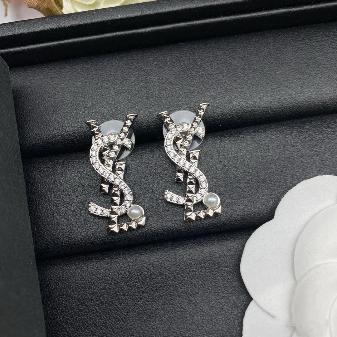超希少 送料無料新品 YSL YVES SAINT LAURENT イヴサンローラン ピアス レディース 結婚式 卒業式 清楚 イベント 入学式｜詳細画像