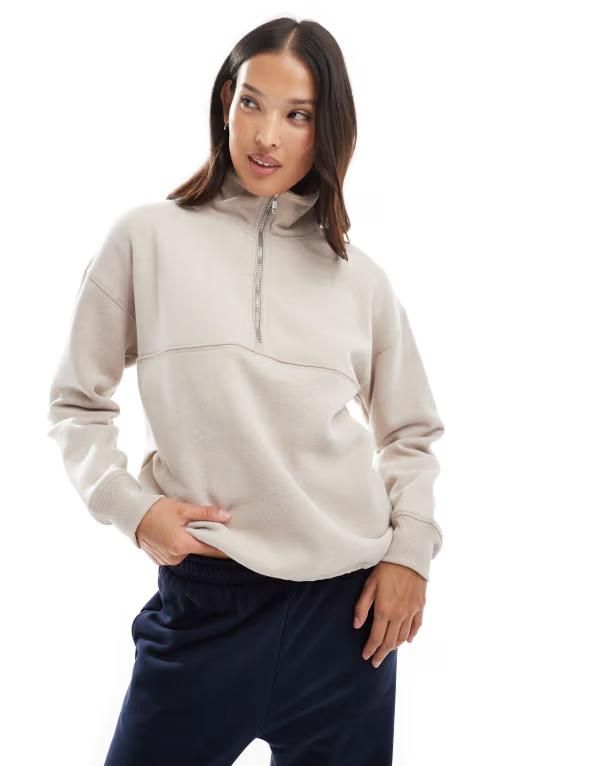 コットンオン レディース アウター パーカー・スウェット ハーフジップ プラスサイズ スウェット シャツ コットン CottonOn Cotton On plush essential quarter zip sweatshirt in sesame Sesa