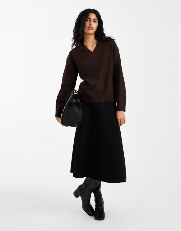 ブレーブソウル レディース アウター ニット・セーター Vネック Brave Soul softouch vneck sweater in chocolate BROWN ブラウン
