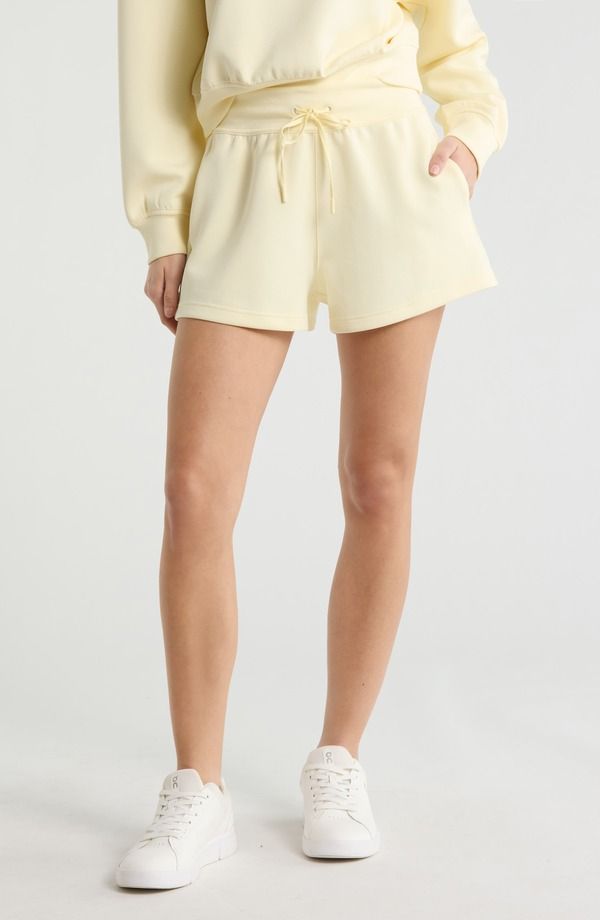 トラビスマヒュー レディース ボトムス ハーフパンツ・ショーツ ショートパンツ キャップ ケープ TravisMathew Cloudscape Sweat Shorts Pear Sorbet